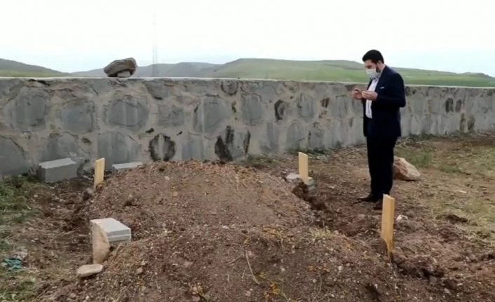 Başkan Sayan tandıra düşerek hayatını kaybeden anne ve kızın ailesini ziyaret etti