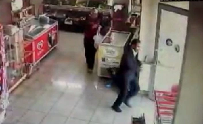Bingöl’de bazı evlerde hasara yol açan ikinci depremden yeni görüntüler