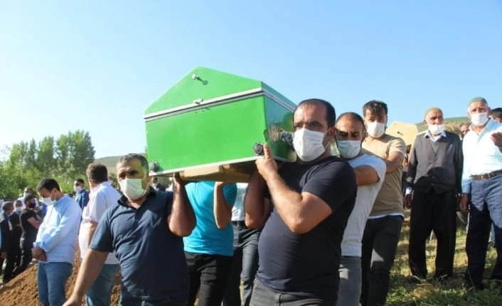 Bursa’da selde hayatını kaybeden Bilen ailesi, Bingöl’de göz yaşları ile uğurlandı