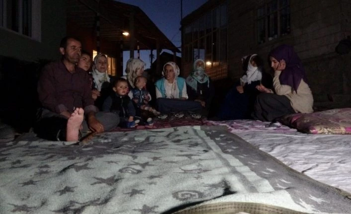 Van'daki depremde yararlanan hamile kadın İHA’ya konuştu