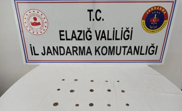 Elazığ’da Roma dönemine ait 20 sikke ele geçirildi
