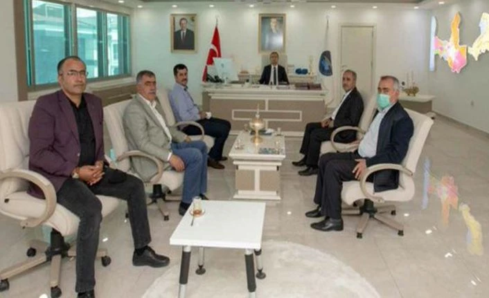 Hak-İş Van İl Başkanı Efeoğlu İpekyolu Kaymakamı Aslan’ı ziyaret etti
