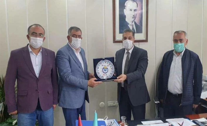Hak-İş Van İl Başkanı Efeoğlu'ndan Van YYÜ'ye ziyaret