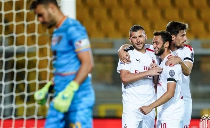 Hakan Çalhanoğlu gollerin pasını verdi, Milan farklı galip geldi