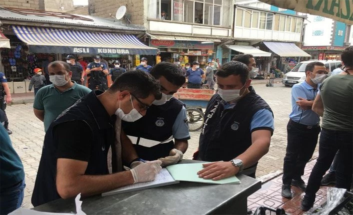 Van İpekyolu Belediyesi'nden kaldırım işgalcilerine ceza