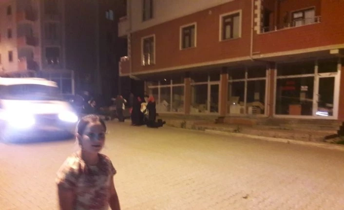 Kağızman’da deprem; vatandaşlar sokaklara çıktı