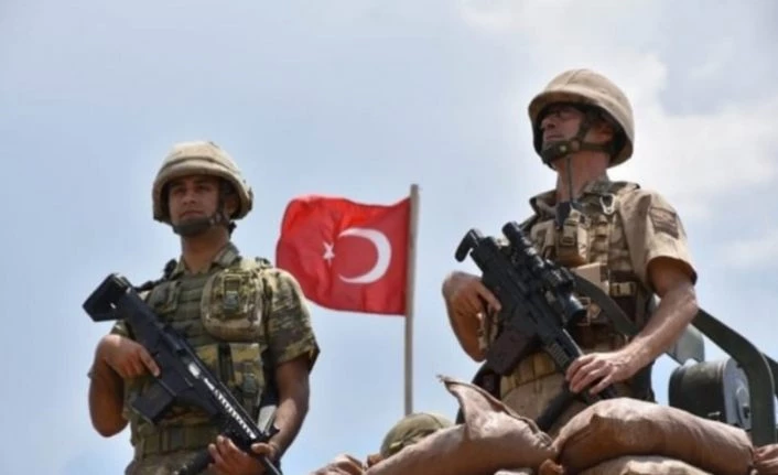 Kahraman baba, oğluyla vatan nöbetinde