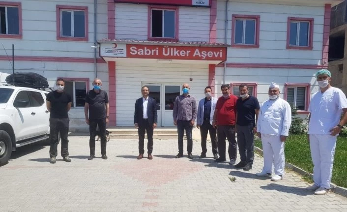 İpekyolu Kaymakamı Aslan’dan Türk Kızılayına anlamlı ziyaret