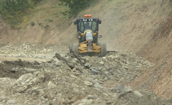 Köylülerin kullandığı patika yol genişletildi