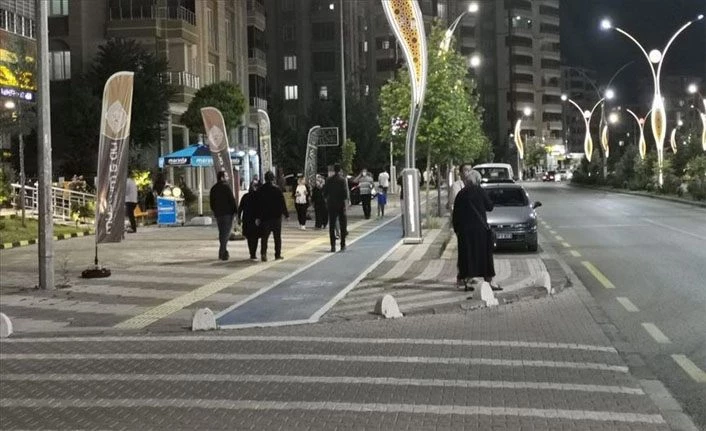 Malatya'da meydana gelen 5 büyüklüğündeki deprem sonrasında saha taramaları devam ediyor