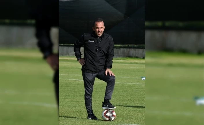 Mehmet Özdilek: “Oyuncu grubunu fiziksel ve zihinsel olarak hazırlamak kolay değil”