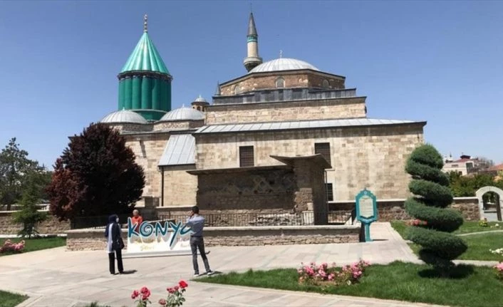 Mevlana Müzesi uzun aradan sonra yeniden ziyaretçilerini ağırlıyor