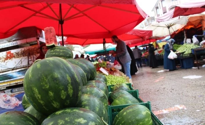 Normalleşme sürecinde halk pazarları boş kaldı