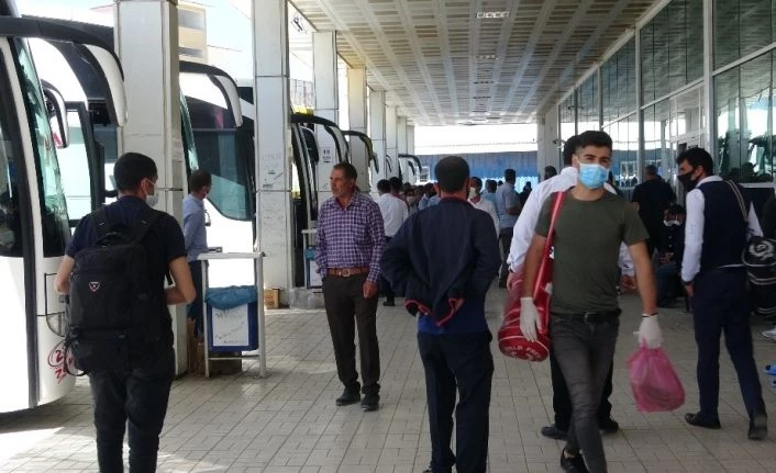 Van otogarında normalleşme hareketliliği