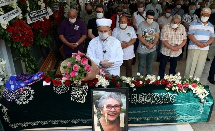 Oyuncu Ayşegül Atik son yolculuğuna uğurlandı