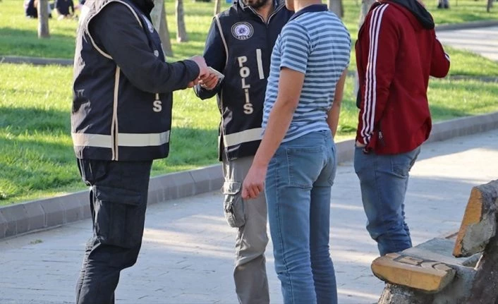 Uyuşturucuyu ilk kez teminde arkadaş ve yakın çevre öne çıkıyor