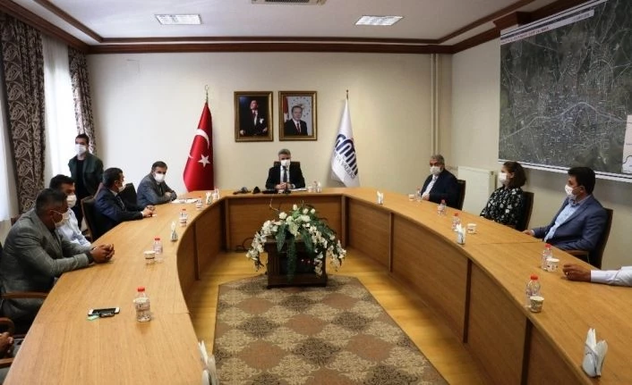 Vali Baruş’tan kayısı rekoltesi ile ilgili açıklama
