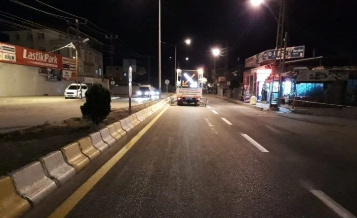 Van Büyükşehir yol çizgilerini yeniliyor