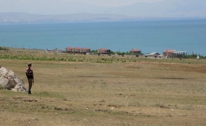 Van Gölü’nde göçmenleri taşıyan teknenin battığı iddiası