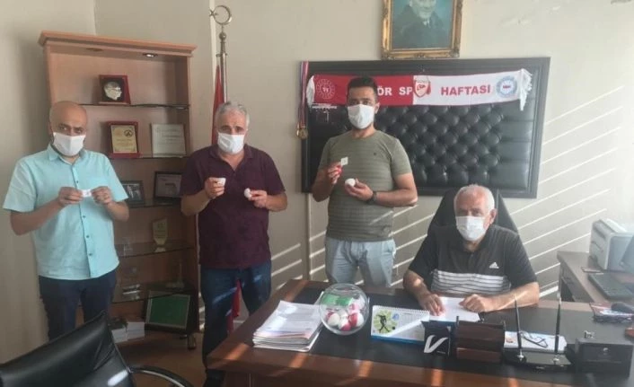 Yeşilyurt Belediyesi ayak tenisi turnuvasının fikstür çekimi yapıldı