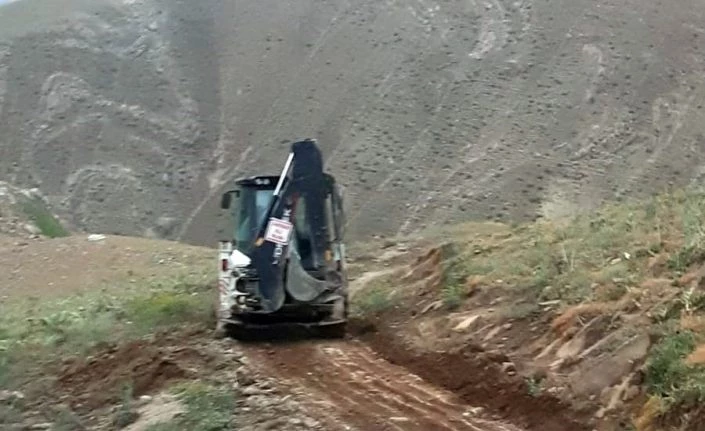 Yüksekova’da yaylada mahsur kalan berivanlar 5 saatte kurtarıldı