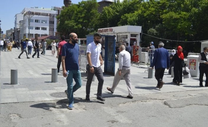 Ağrılılar maske yasağına ilk gün hazırlıksız yakalandı
