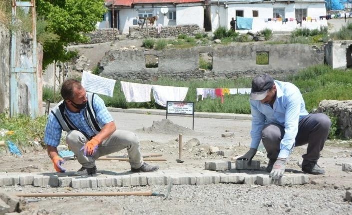Ardahan’da bozuk yollar yenileniyor
