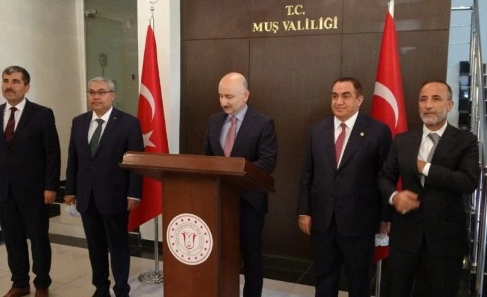 Bakan Karaismailoğlu: “Burada devam eden işlerimizin bir an önce bitirilmesi için elimizden gelen her şeyi yapacağız”