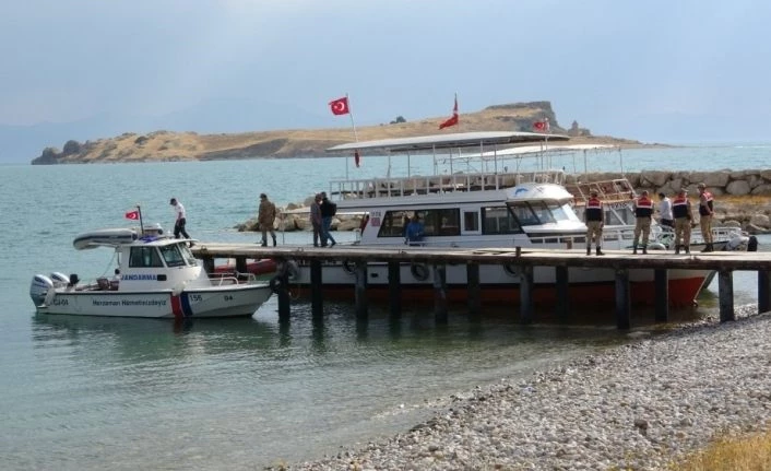 Batan tekneyi kurtarma çalışmalarına ara verildi
