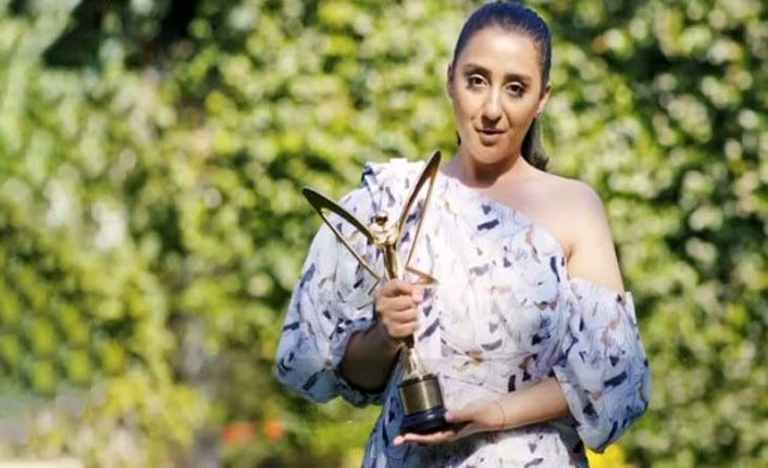 Ecem Erkek, Altın Kelebek'te ödül aldıktan sonra kimin mezarına gitti?