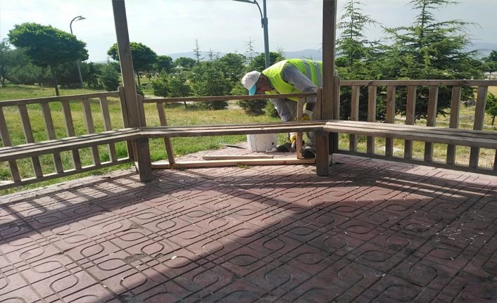 Erciş'te park ve bahçelerde yıllık bakım ve onarım çalışması