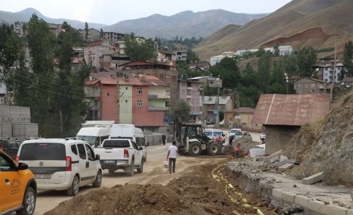 Hakkari’de doğalgaz çalışmaları sürüyor