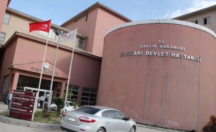 Hakkari’de siyah maskeyle hastaneye giriş yasakladı