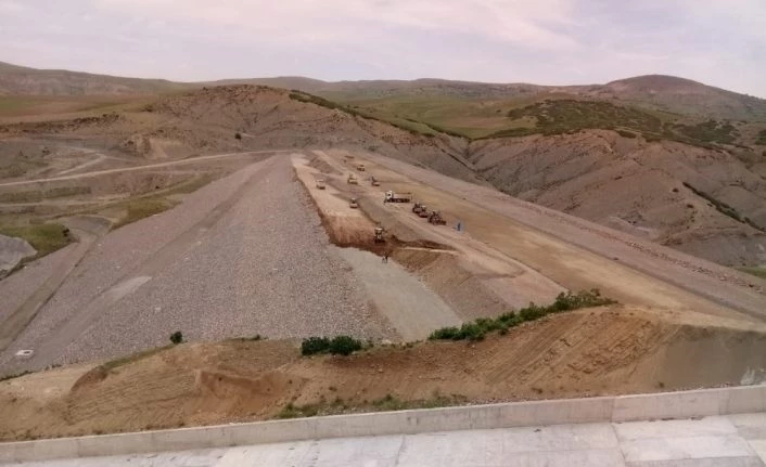Kanatlı Barajı’nın yapım çalışmaları sürüyor