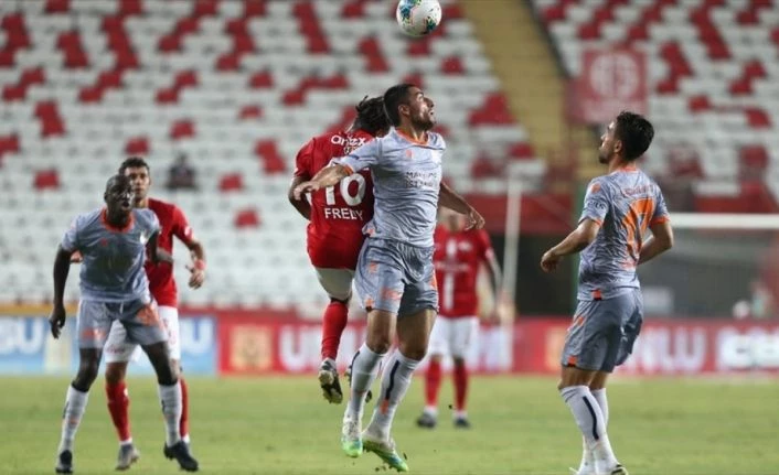 Medipol Başakşehir, Antalyaspor