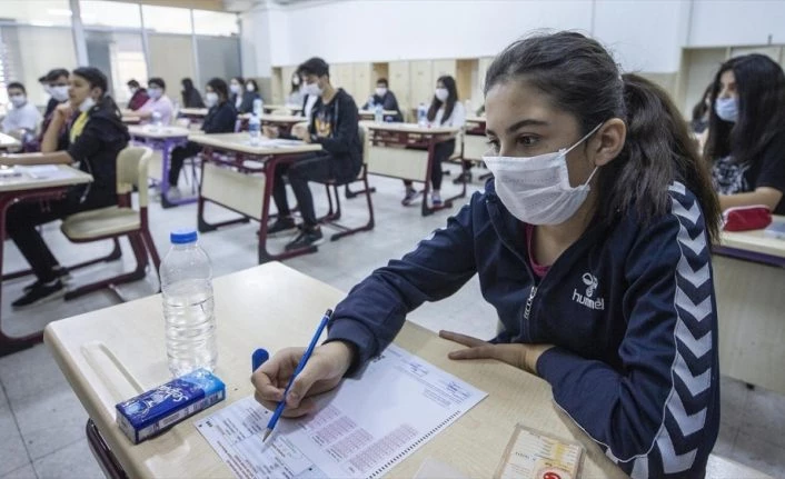 Milli Eğitim Bakanı Selçuk: LGS kapsamındaki merkezi sınavda soru iptali olmadı