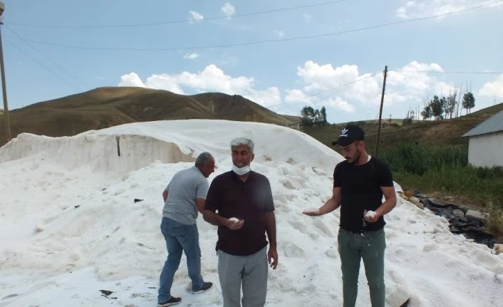 Şiddetli yağış ve dolu tuz üreticileriyle kavun tarlalarını vurdu