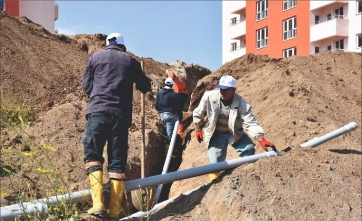 Tatvan’da yeni içme suyu hatları döşeniyor