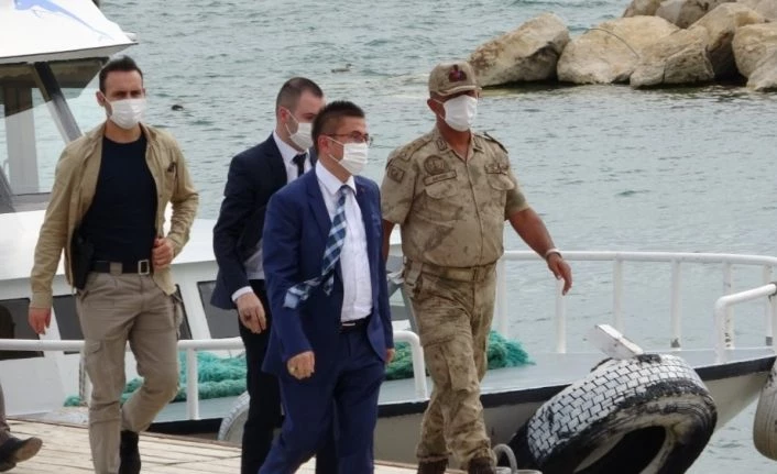 Van Cumhuriyet Başsavcısı Dönmez, Van Gölü’ndeki çalışmaları inceledi