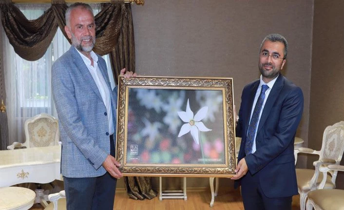 Van Edremit Belediye Başkanı Say, Çekmeköy Belediye Başkanı Poyraz'ı ziyaret etti