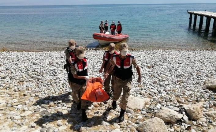 Van Gölü’nde çıkarılan ceset sayısı 23’e yükseldi