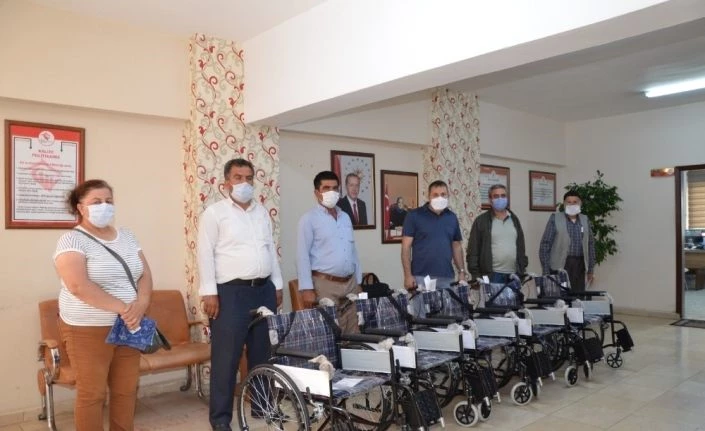 Van’da ihtiyaç sahiplerine tekerlekli sandalye