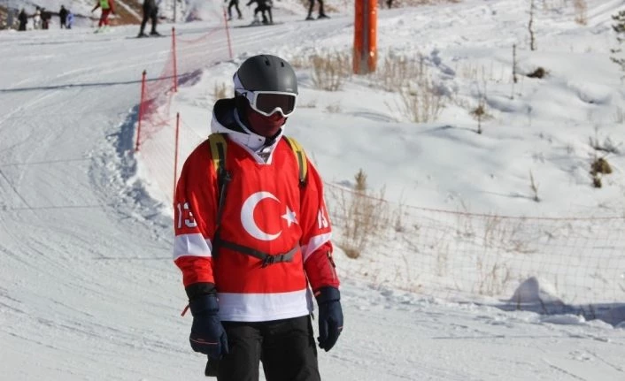 Erzurum’da kayak severler eğlenceye doyamadı