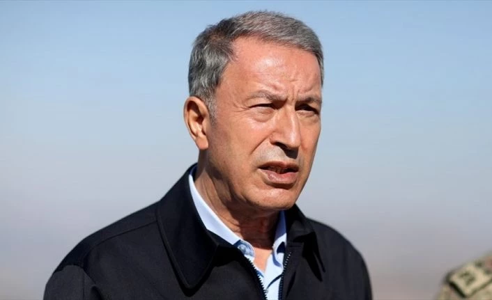 Milli Savunma Bakanı Akar sınır birliklerinde incelemelerde bulunuyor