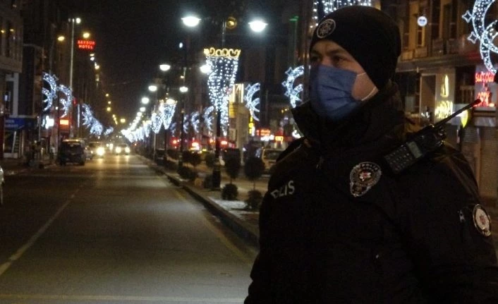 Van’da 80 saatlik sokağa çıkma kısıtlaması başladı