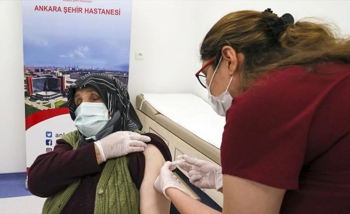 75 yaş üzerindeki kişilerin aşılanmasına başlandı