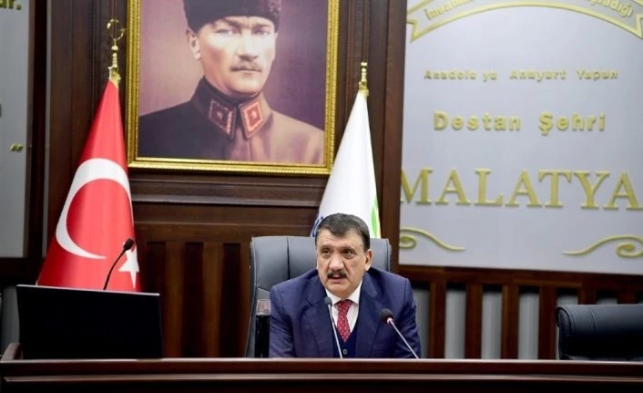 Başkan Gürkan istişare toplantısında yöneticilerle bir araya geldi