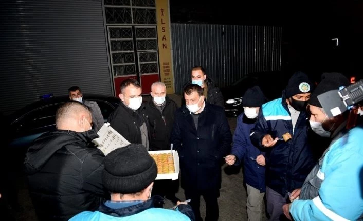 Başkan Gürkan yeni yıla görevi başında giren personelleri ziyaret etti