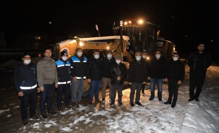 Battalgazi Belediyesi’nin kar mesaisi devam ediyor