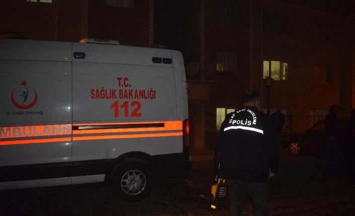 Bir gün önce hastaneye kaldırılan 51 yaşındaki şahıs evinde hayatını kaybetti